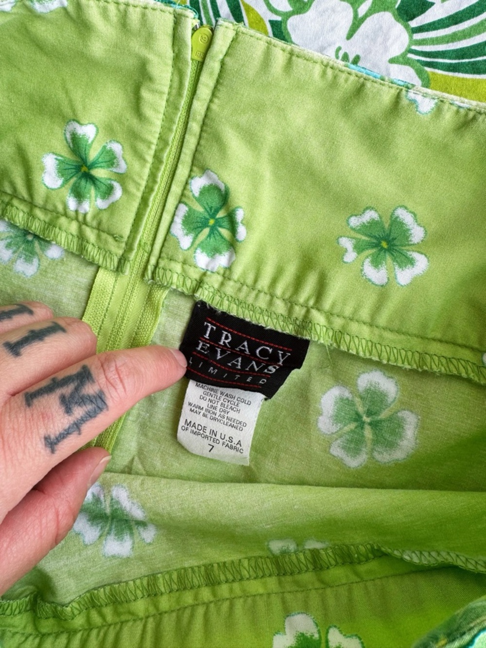 Sz 7 Junior’s Tracy Evans Ltd 100% Cotton Y2K Lime Green Hawaiian Mini Skirt EUC - Picture 3 of 3